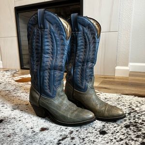 Women’s leather cowboy boots